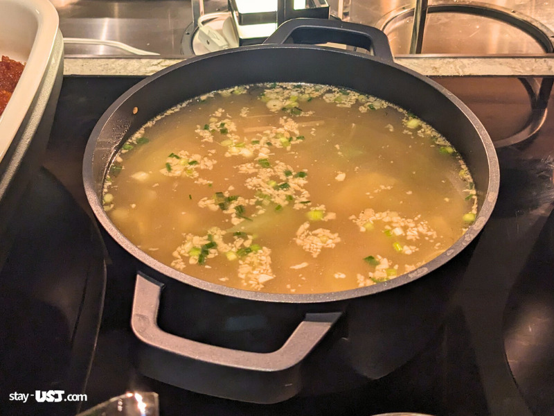 センタラグランドホテル大阪のレストラン・朝食ビュッフェのタイ風スープ